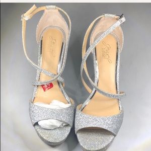 (p257) Jewel Badgley Mischka Evening Wedge 8.5M